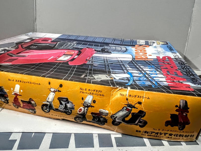 Aoshima 1:12 plastic model kit motocycle - Honda Stream Special version