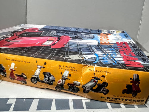 Aoshima 1:12 plastic model kit motocycle - Honda Stream Special version