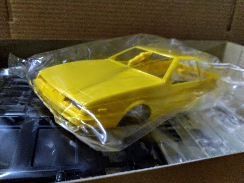 Aoshima 1:24 scale plastic model - Mecha-Doc Classic Isuzu Piazza XE Racing Car