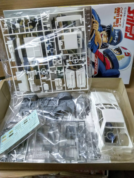 Aoshima 1:24 plastic model car - Mecha-Doc Classic Toyota AW11 MR2 racing car