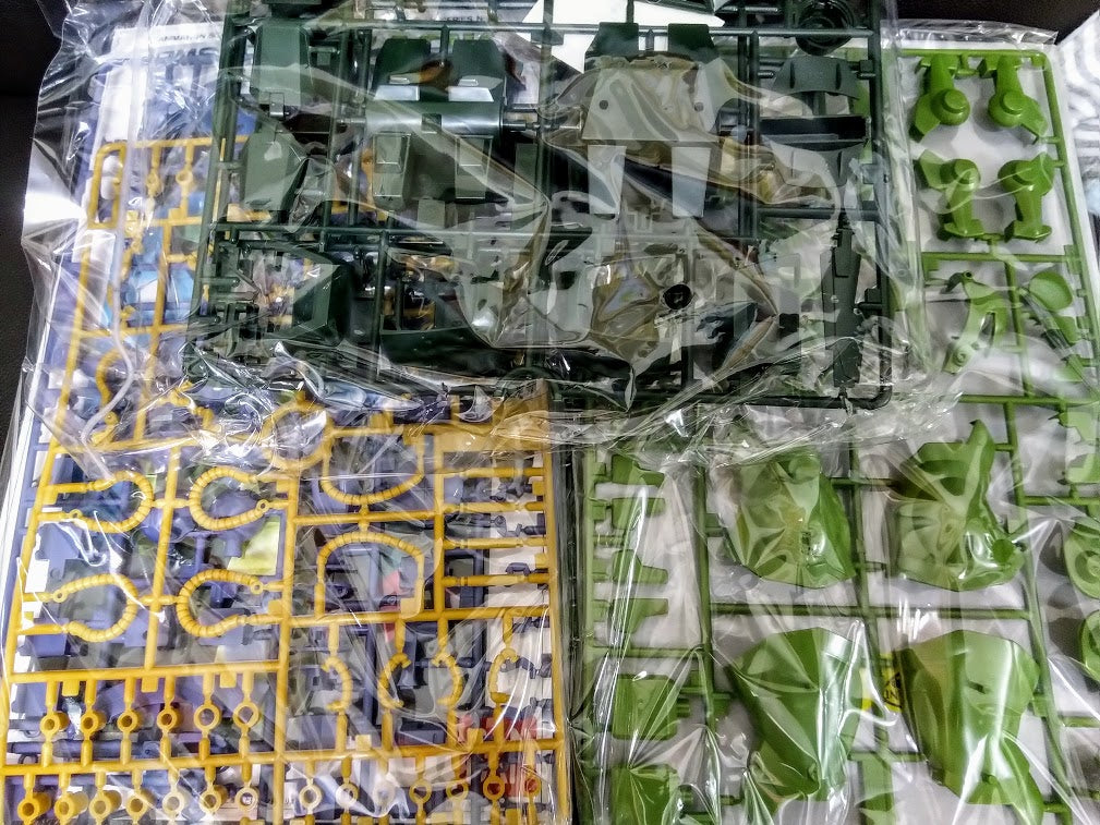 Bandai Z Gundam 1/100 - Mobile Suit RMS-106 EFSF Zaku Hizack classic model kit