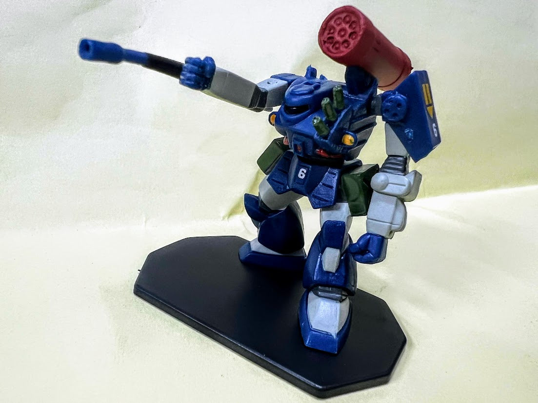 Dougram Battletech Gashapon action figures - F4X Bigfoot Thunderbolt pose 2