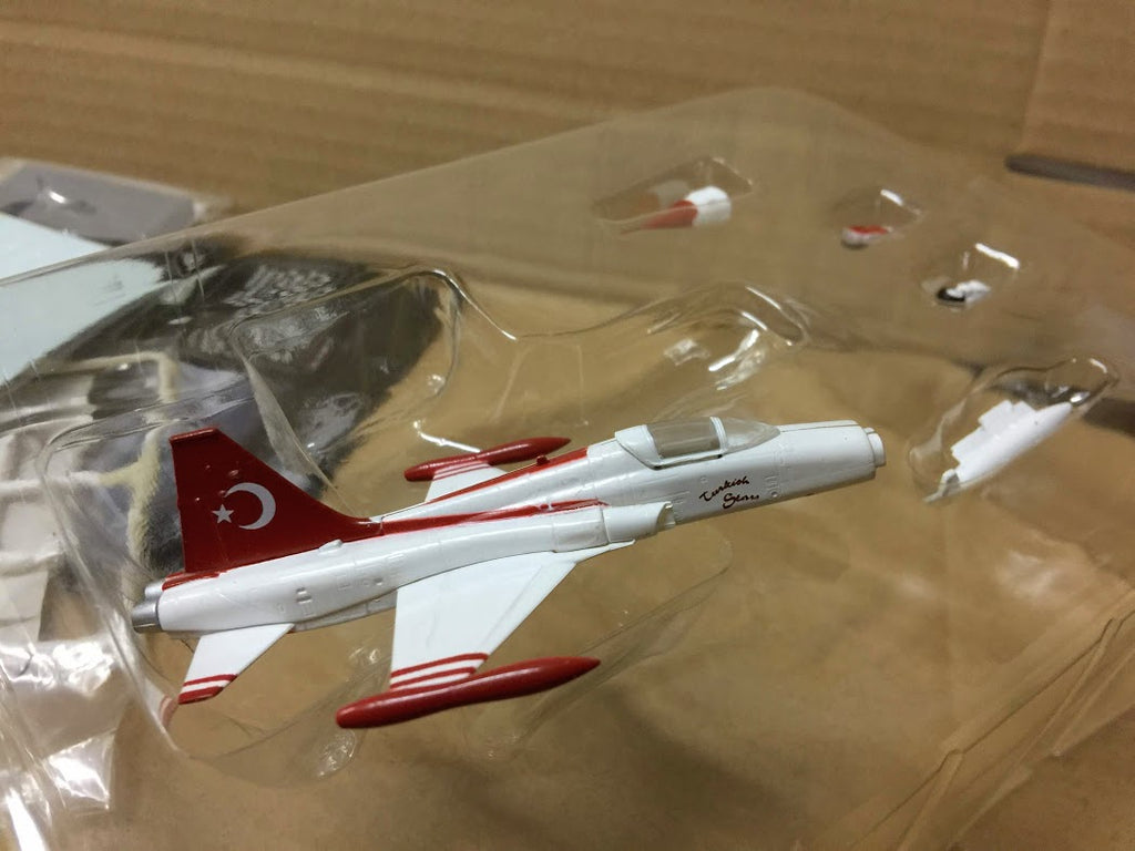 Cafereo Jwings 1/144 F-5A Freedom fighter Turkish air force  model kit Special