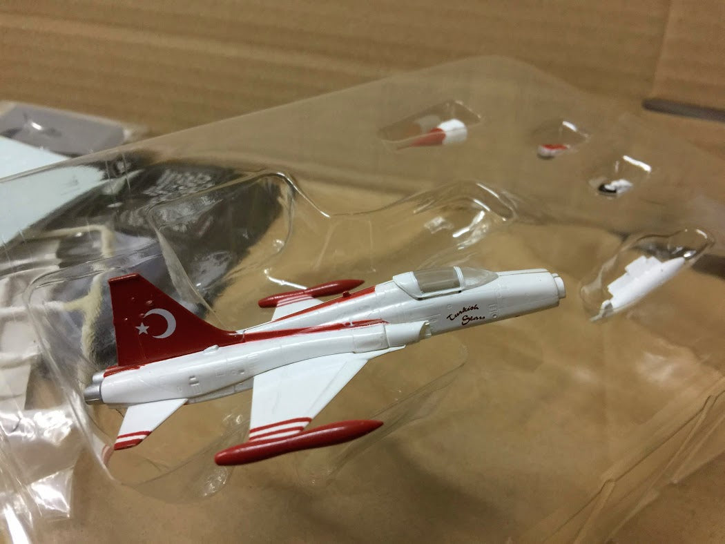 Cafereo Jwings 1/144 F-5A Freedom fighter Turkish air force  model kit Special