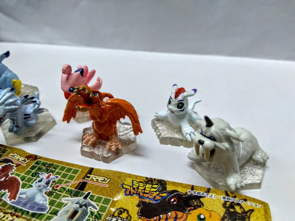 Bandai Digimon gashapon 8 figures Agumon Biyomon Greymon Gomamon Garurumon