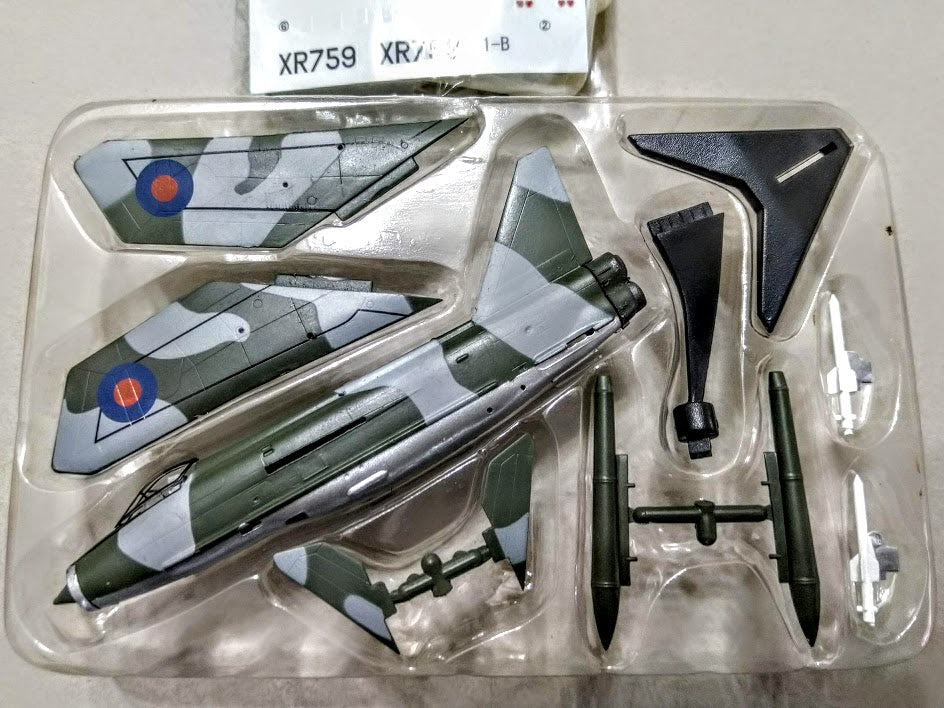 F-toys 1/144 70's Jet Royal Air Force RAF EE BAC Lightning Mk F.6 11FS kit #1B