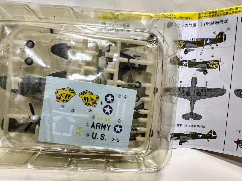 F-Toys 1:144 WKC 7 WWII Aircraft kit 02B USAAF Warhawk P-40E 11th Aleutian Tiger