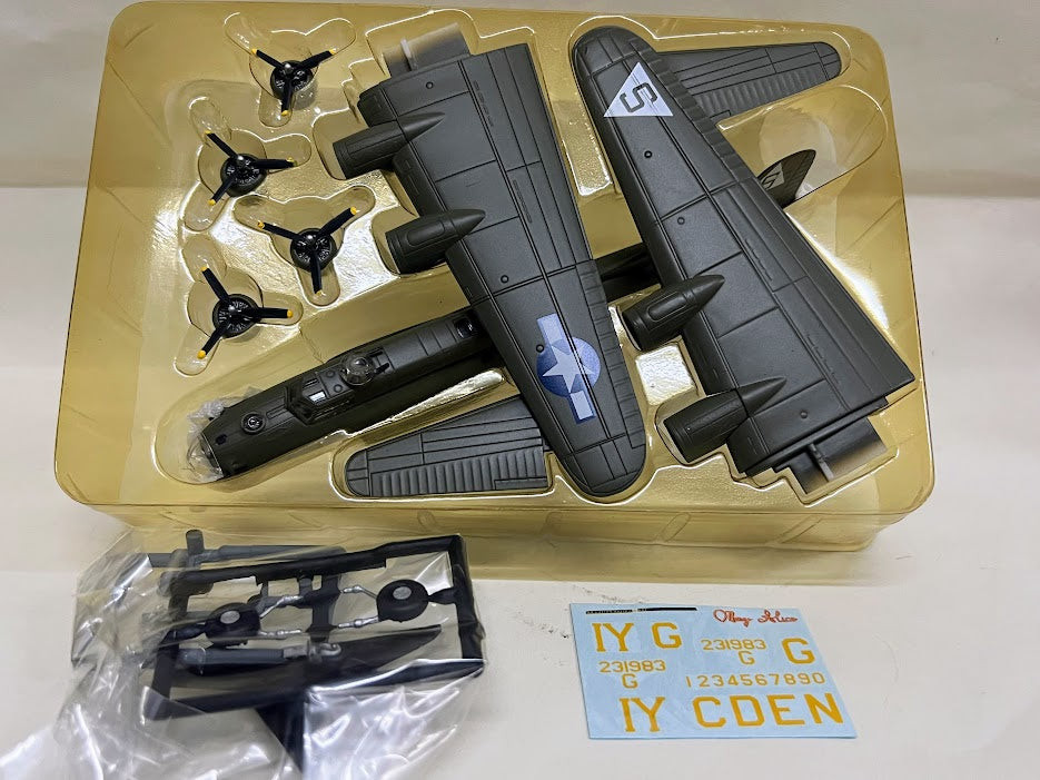 F-Toys 1:144 WWII Aircraft USAAF Boeing B-17G bomber Flying Fortress Model kit A