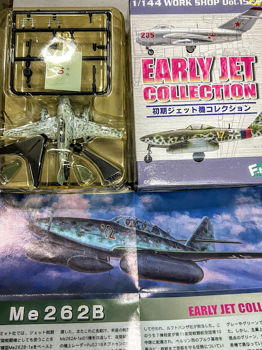 F-Toys 1:144 Early Jet - #03B WWII German Luftwaffe Me262B night fighter JG11