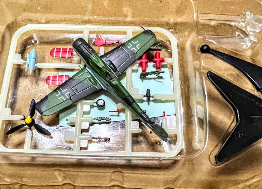 F-toys 1/144 Aviation Fans #03 Luftwaffe FW190D-9 Waldemar Wübke JV44 model kit