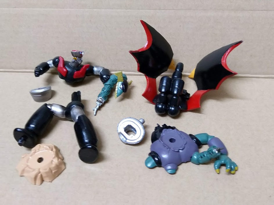 Super Robot Mazinger Z fighting scene gashapon action figure