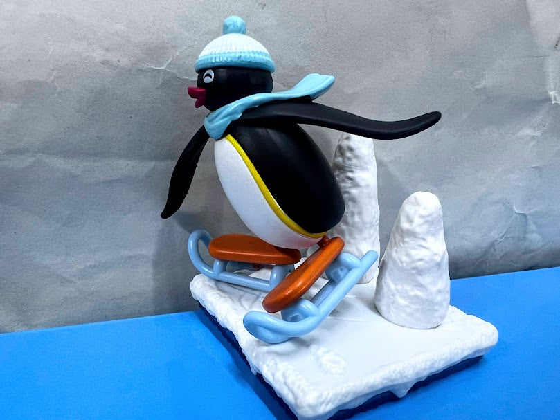 Pygos Pingu action figure Mini Scene 1 - Ice skating Pingu