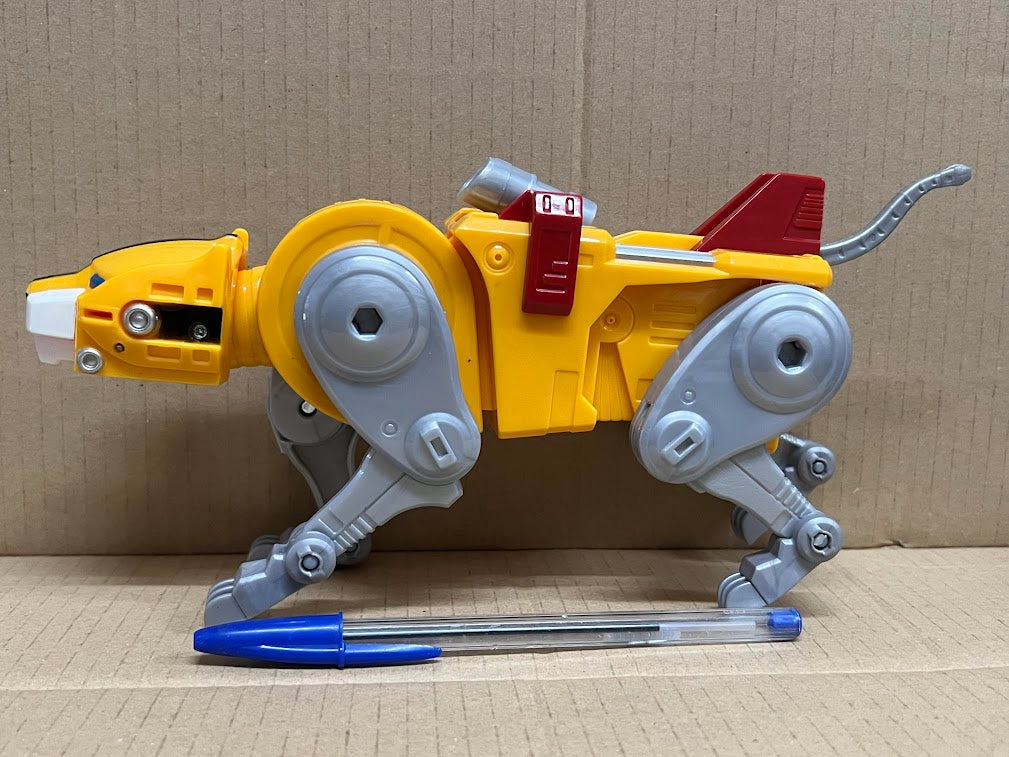 Playmates Voltron Early Legend Yellow Lion Action Figure loose packed 12 inches