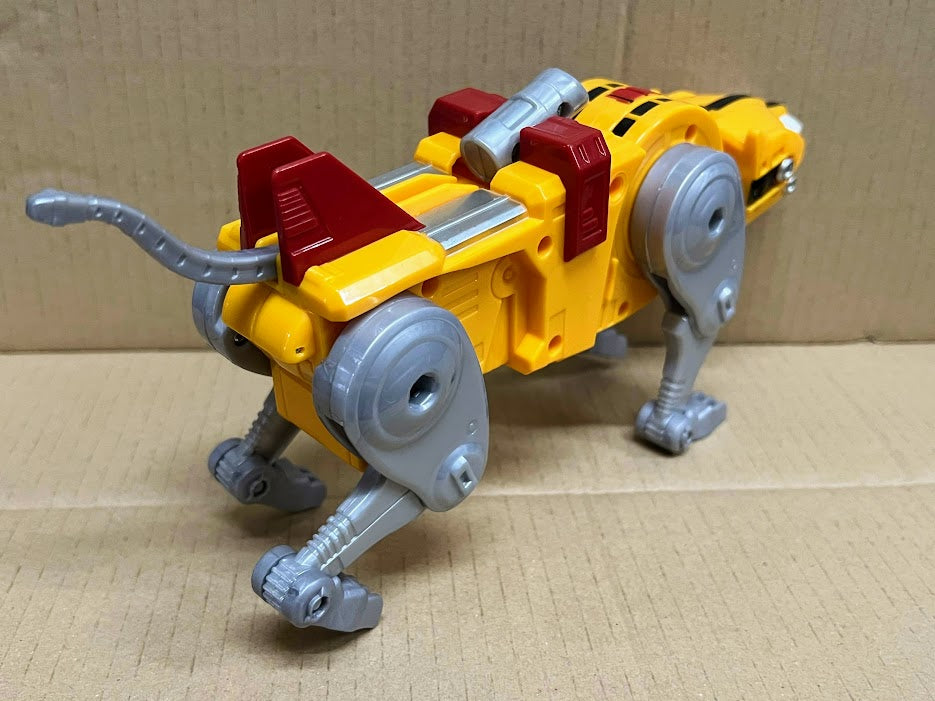 Playmates Voltron Early Legend Yellow Lion Action Figure loose packed 12 inches