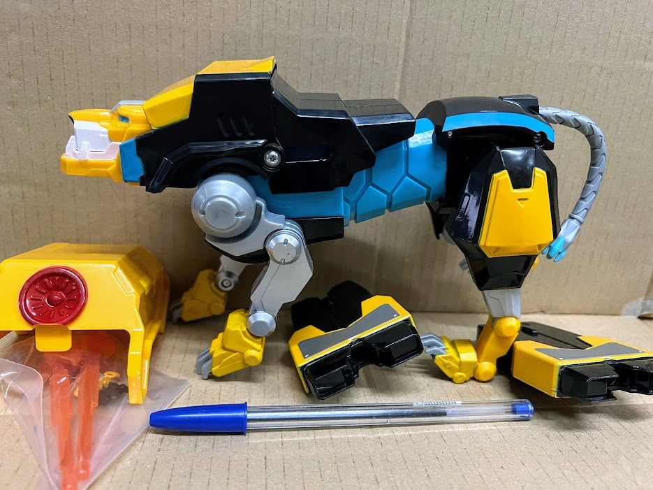 Playmates Voltron 2017 Combinable Yellow Blue Lion Action Figure loose packed