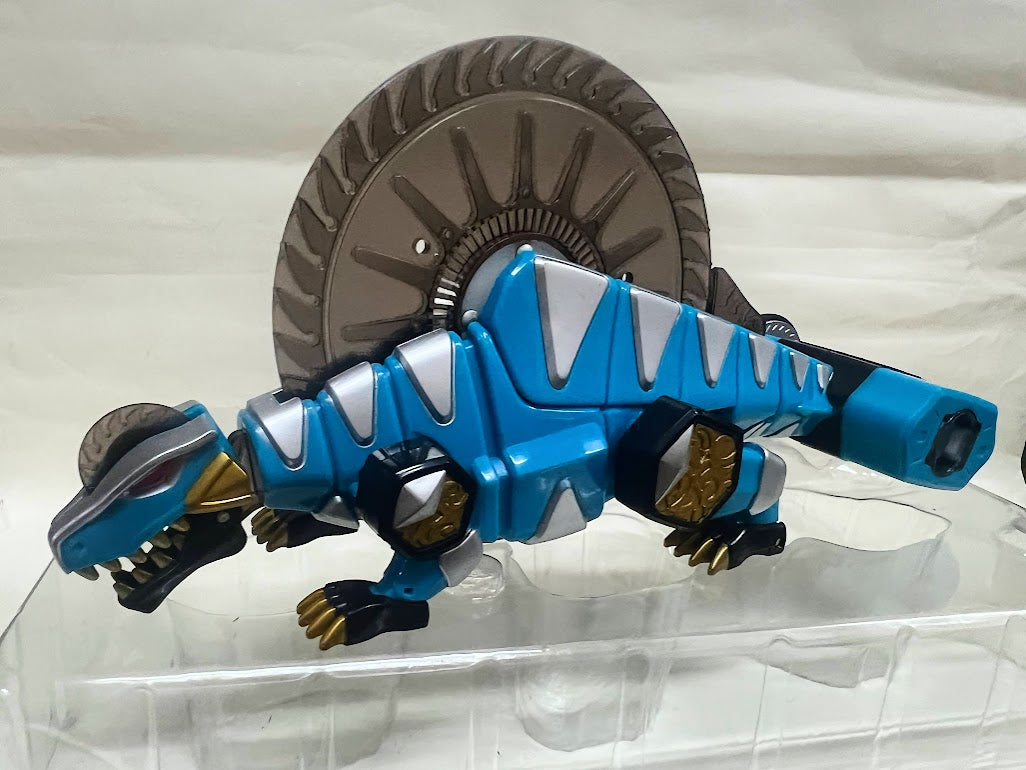 Power Rangers Dino Thunder Dimetro Zord DX transformable figure (box no good)