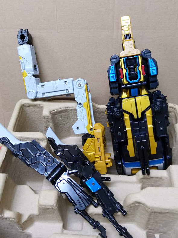 Power rangers Go-busters - DX Beet BC-04 Transformable Combine Megazord Robot 8"