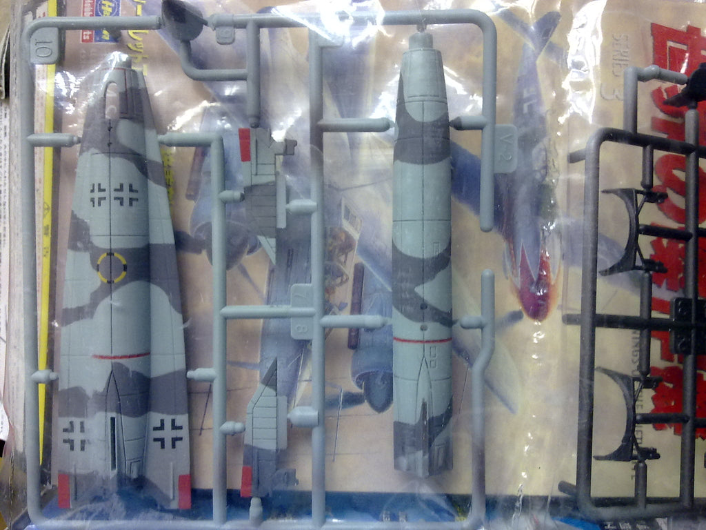 Takara 1:144 Famous plane 3 Aircraft kit Luftwaffe V2 A9 Rocket (no light func)