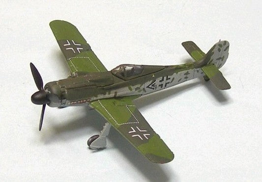 Takara 1:144 Famous plane 3 #6 Aircraft kit Luftwaffe Fw190D-9 IV/JG3 Oskar Romm