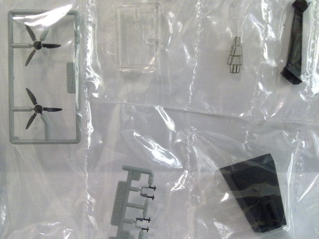 Takara 1:144 Famous plane 3 #8 Aircraft kit Luftwaffe Ta154 V3 3rd test (100003)