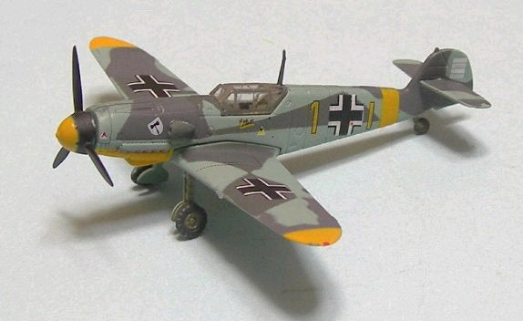 Takara 1:144 Famous plane 3 #10 Aircraft Bf109 F-4 Luftwaffe JG3 Viktor Bauer