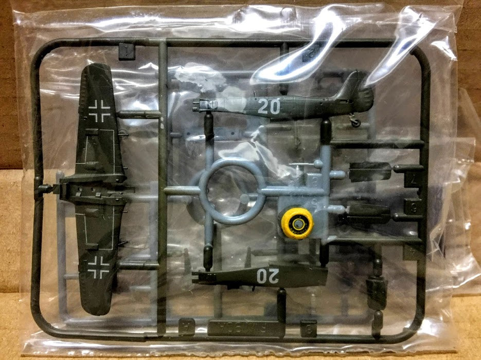 Takara Aircraft 2 - #08 1/144 WWII Luftwaffe Fw190A-8 III./JG301 Fighter model