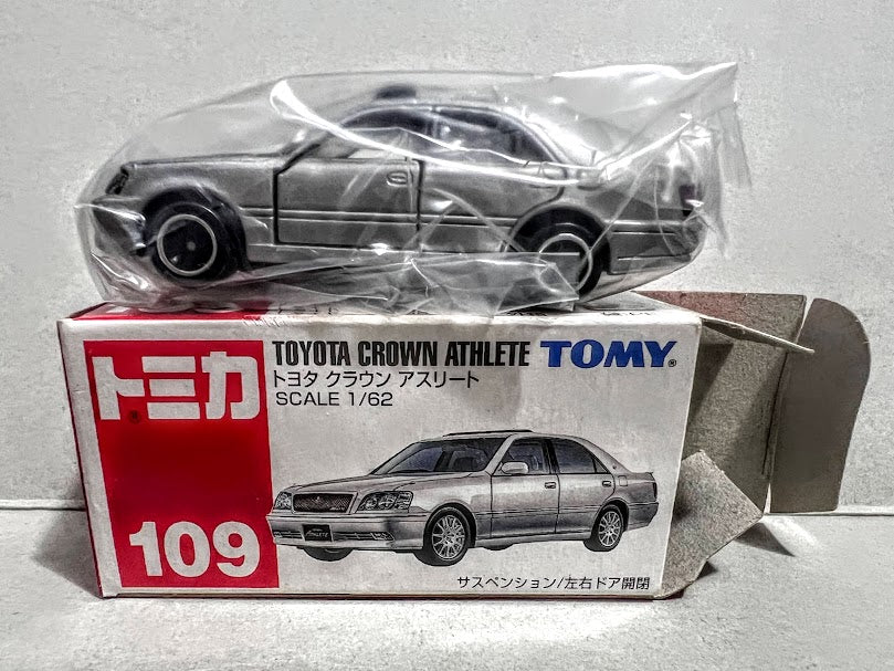Tomica #109 - 1/62 Toyota Crown Athlete car diecast model