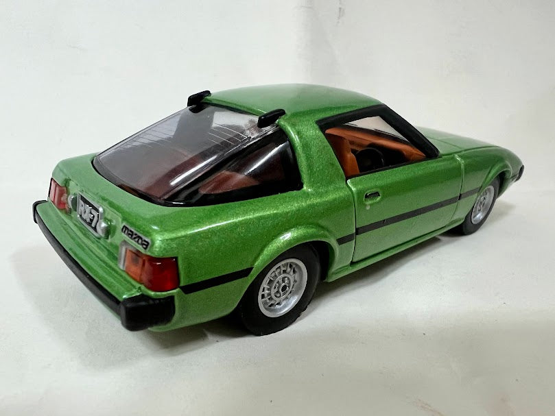 Tomica 1:43 Mazda RX-7 Savana Japan classic sport car diecast model