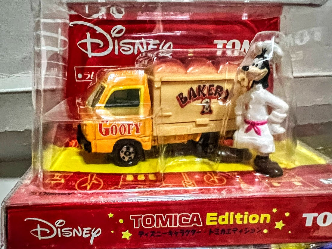 Disney Tomica Edition Collectible - Pluto figure & bakery truck diecast 2003