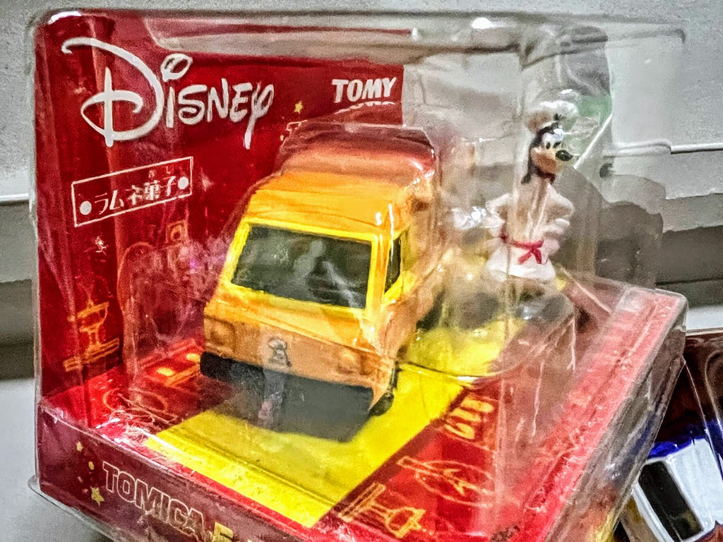 Disney Tomica Edition Collectible - Pluto figure & bakery truck diecast 2003