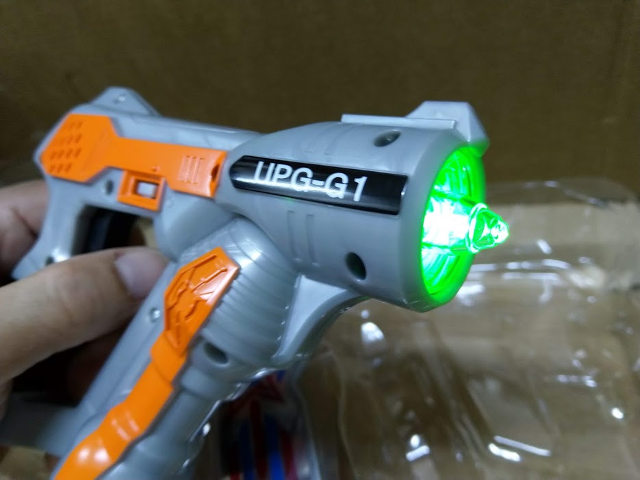 Bandai Ultraman Ginga Mecha Laser beam gun set (green and red light with sound)
