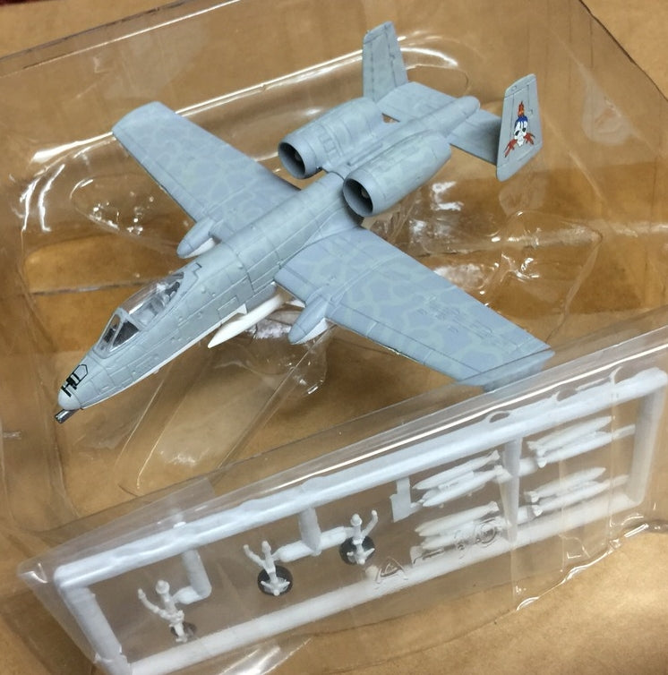 Cafereo 1/144 Area 88 USAF FairChild A-10 Thunderbolt Attack Aircraft model kit